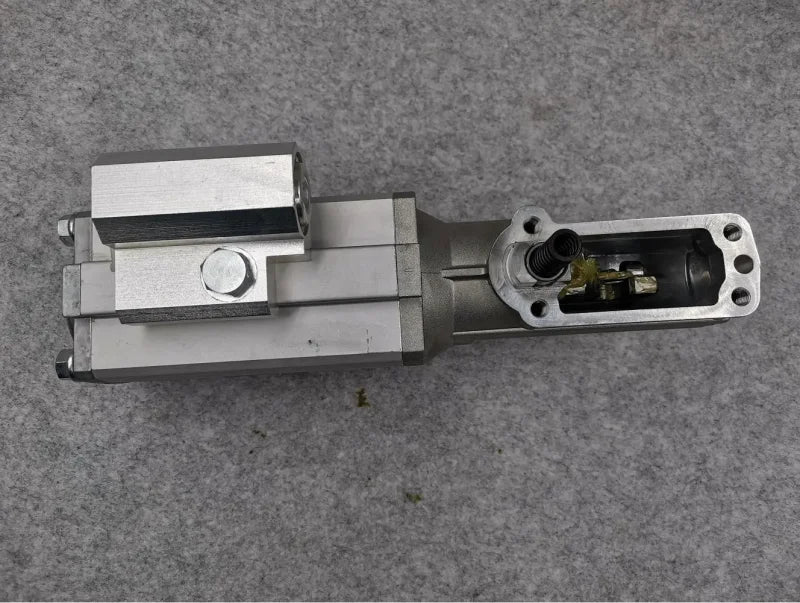 WG2203210188 CNHTC Transmission Gear Shift Booster (left)