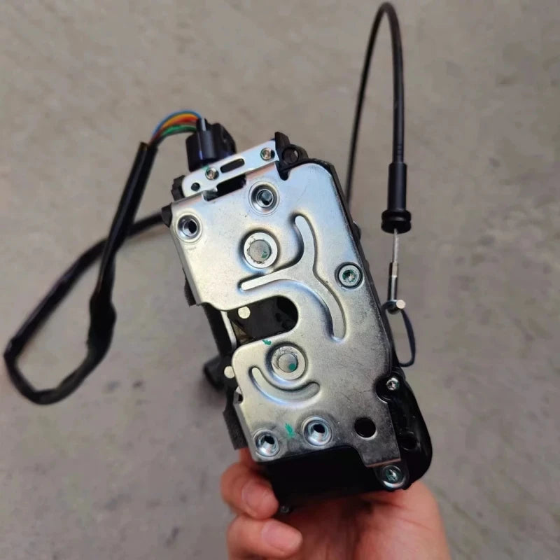 AZ166434000018 HOWO T5G T7H SITRAK C7H Right Door Lock