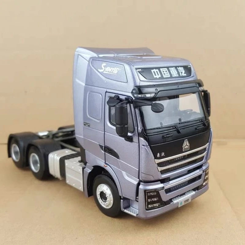 DELICATE/EXQUISITE SINOTRUK HOWO T7H 1:36 Tractor Head Model