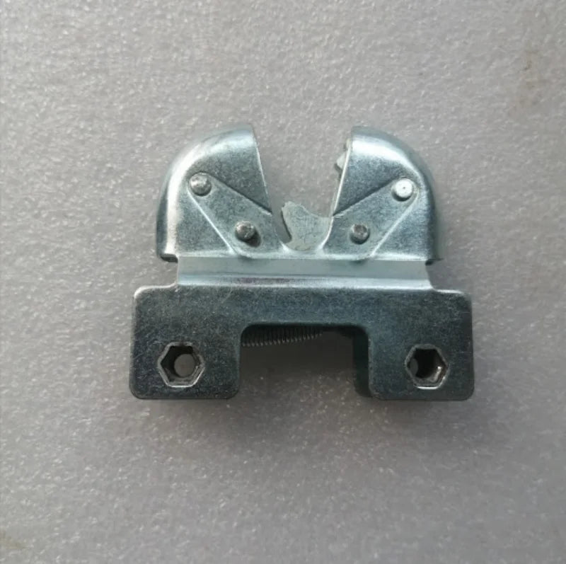 WG1671110113 HOWO NJ17 Bonnet Lock