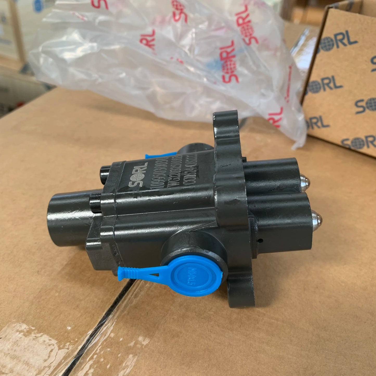Heavy Truck Spare Parts Valve Double H Valve WG2203250003