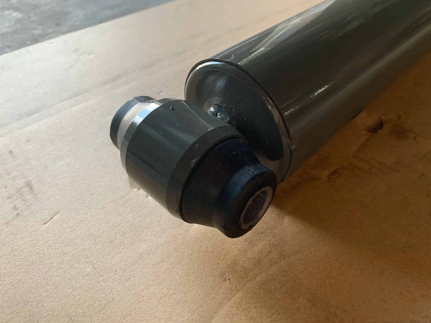 SINOTRUK Shock Absorber WG9925680028 for Howo Front Axle Shock Absorber