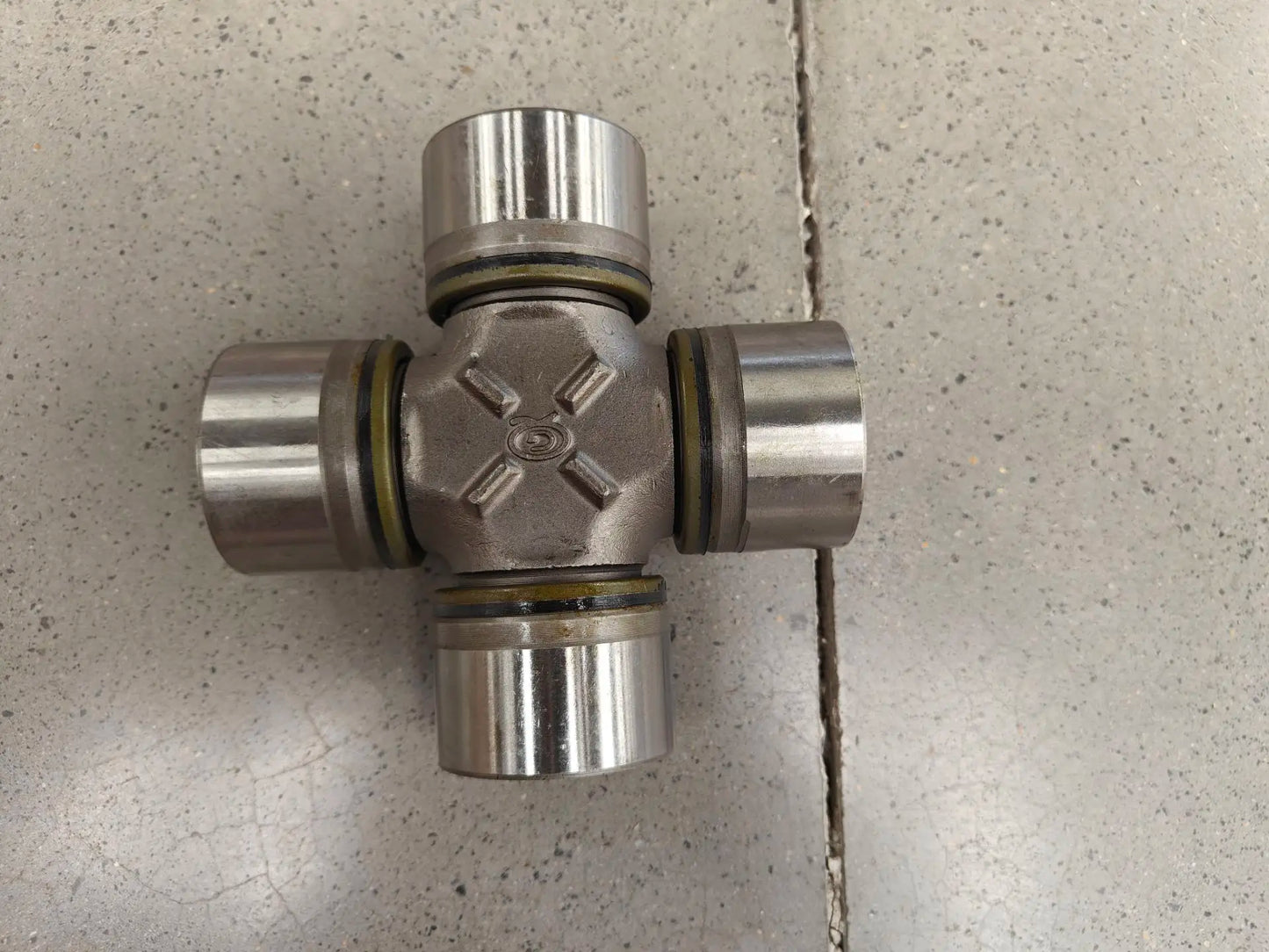 SINOTRUK Howo Truck Parts New Universal Joint 57x144 19036311080