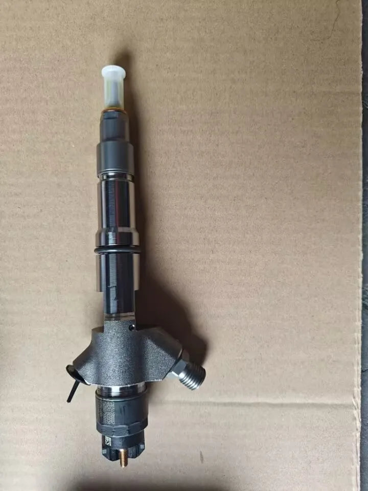 Sinotruk HOWO A7 D10 Original Spare Parts Fuel Injector Vg1034080002 for Truck Engines