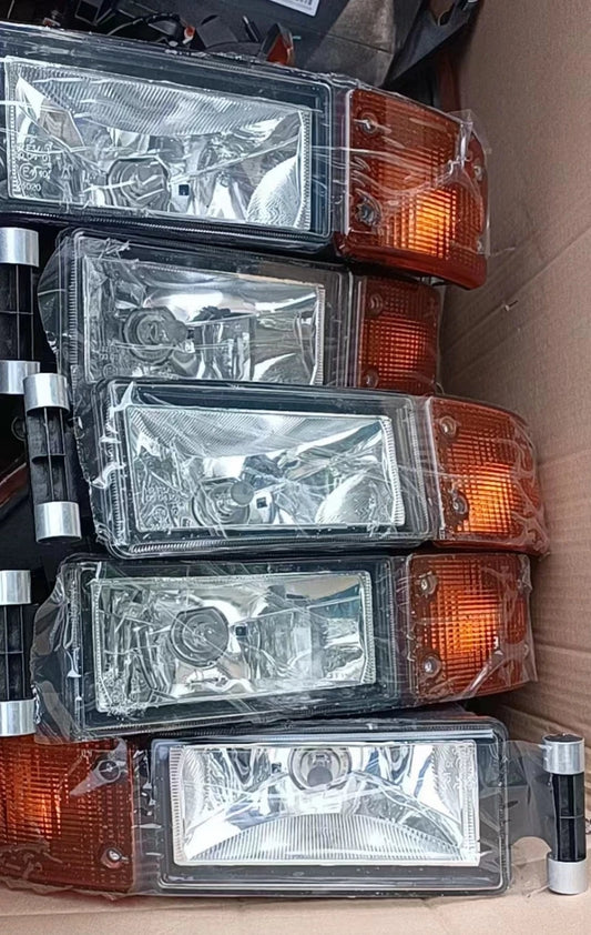 811W25320-6002 SITRAK FRONT COMBINATION LIGHT ASSEMBLY (RIGHT)
