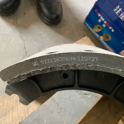 Sinotruk HOWO Dump Truck Spare Parts Brake Lining WG9231342069