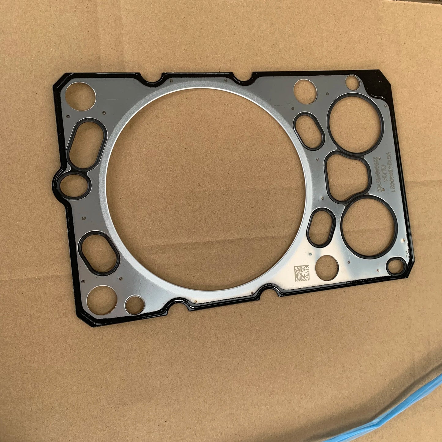 Diesel Engine Original Spare Parts Cylinder Head Gasket VG1246040021