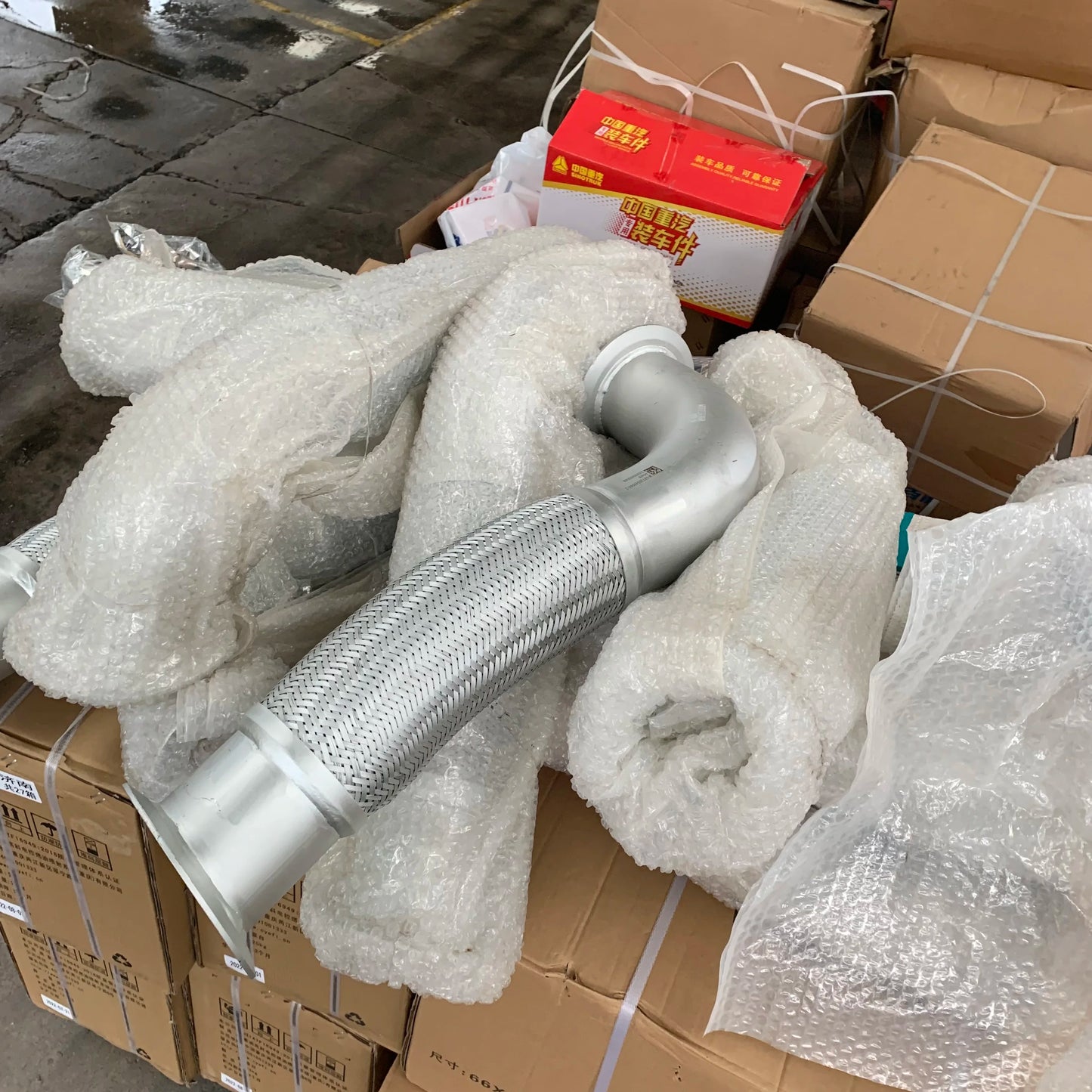 Sinotruk Parts HOWO Exhaust Pipe WG9725549068