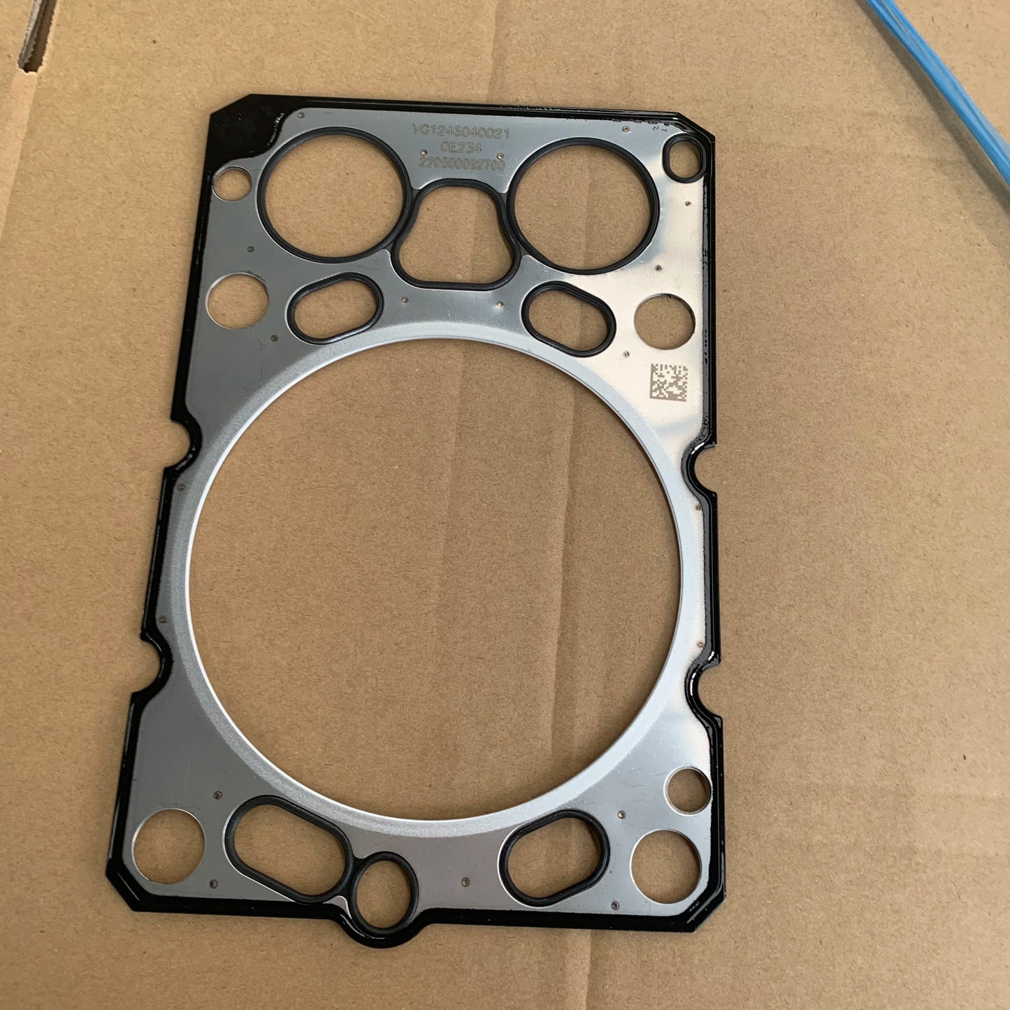 Diesel Engine Original Spare Parts Cylinder Head Gasket VG1246040021