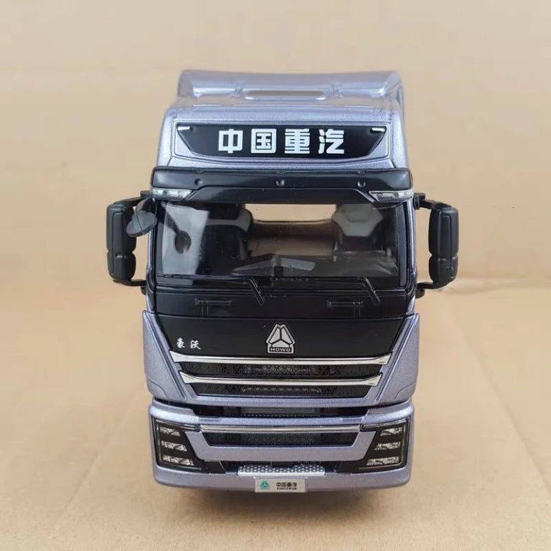 DELICATE/EXQUISITE SINOTRUK HOWO T7H 1:36 Tractor Head Model
