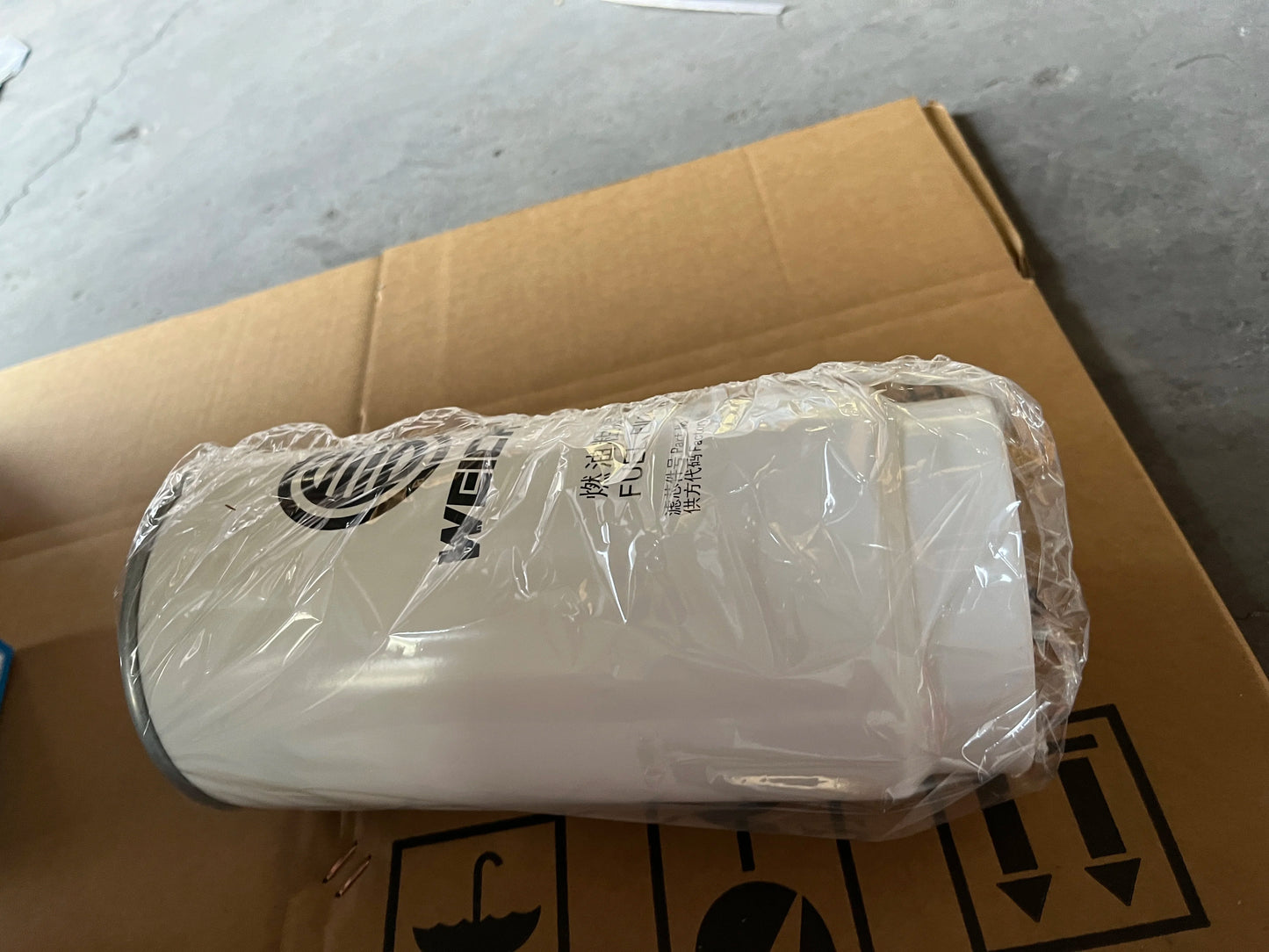 Fuel Filter Element 1000588583 Model for Construction Machinery Parts