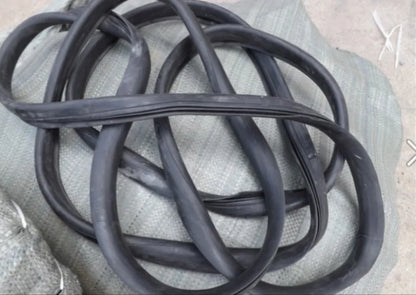 81.96121.0056 SHACMAN F3000 Front Windshield Seal