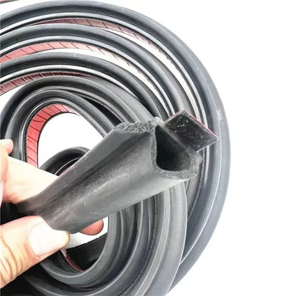 SITRAK T7H Left Outer High-floor Door Sealing Strip WG1662610057