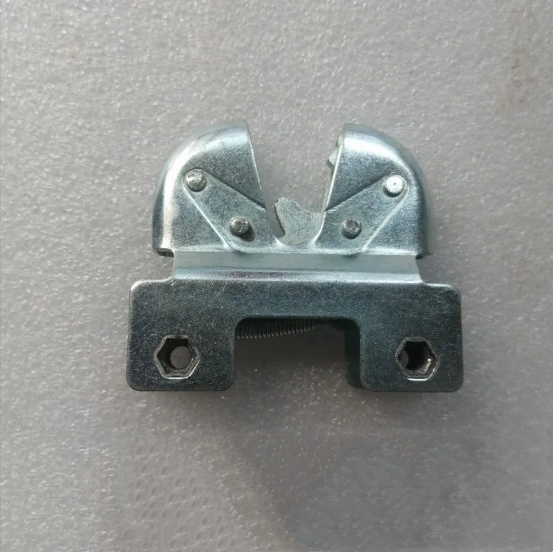 WG1671110113 HOWO NJ17 Bonnet Lock