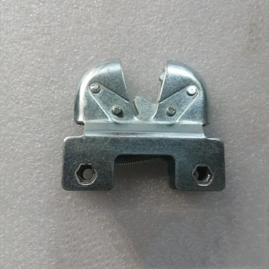 WG1671110113 HOWO NJ17 Bonnet Lock