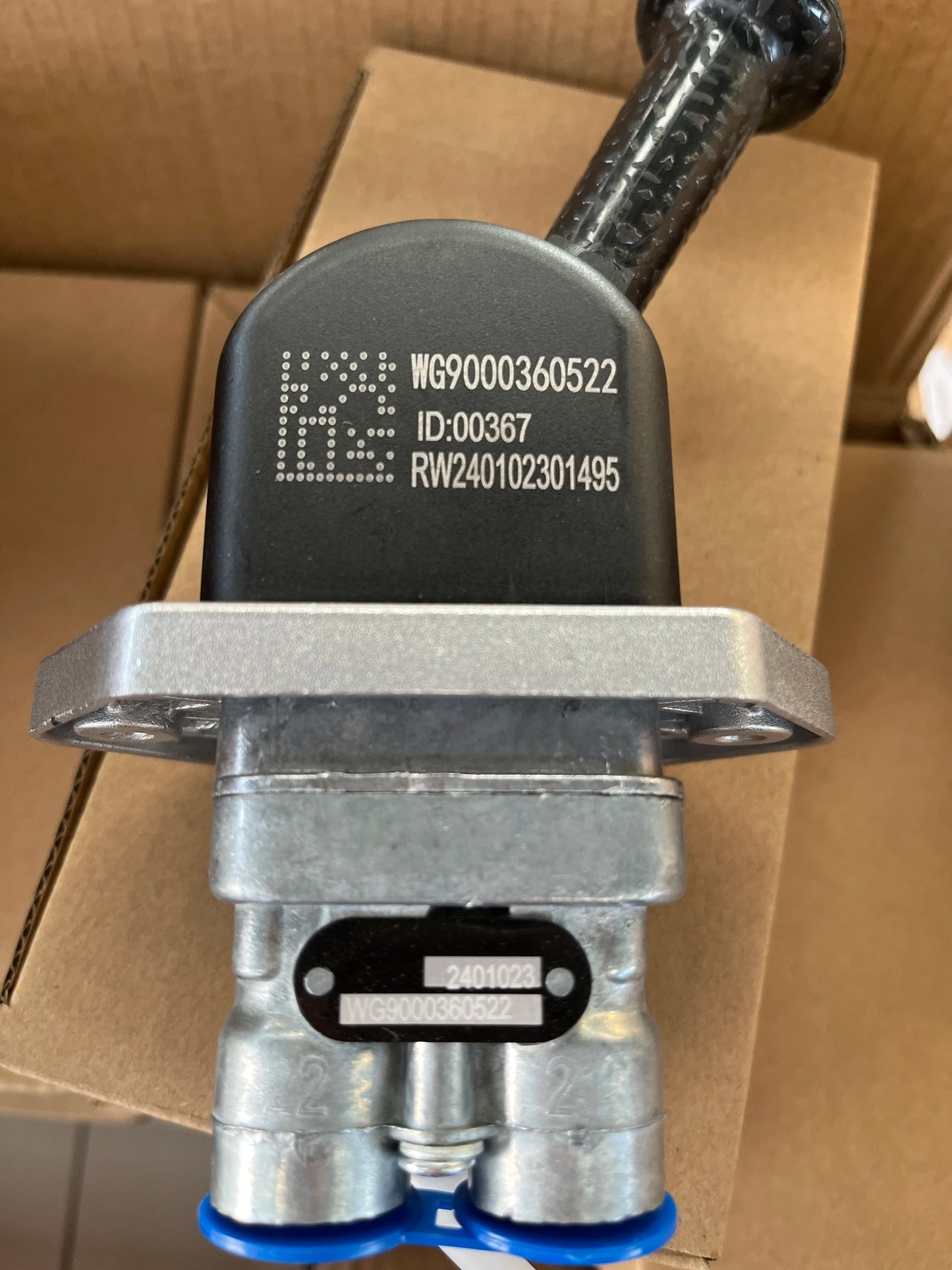 Original Truck Parts HOWO WG9000360522 Hand Brake Valve