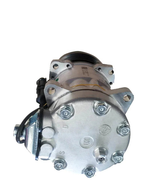 Sinotruk Heavy Truck MC11 Engine Air Conditioning Compressor 200V77970-7028