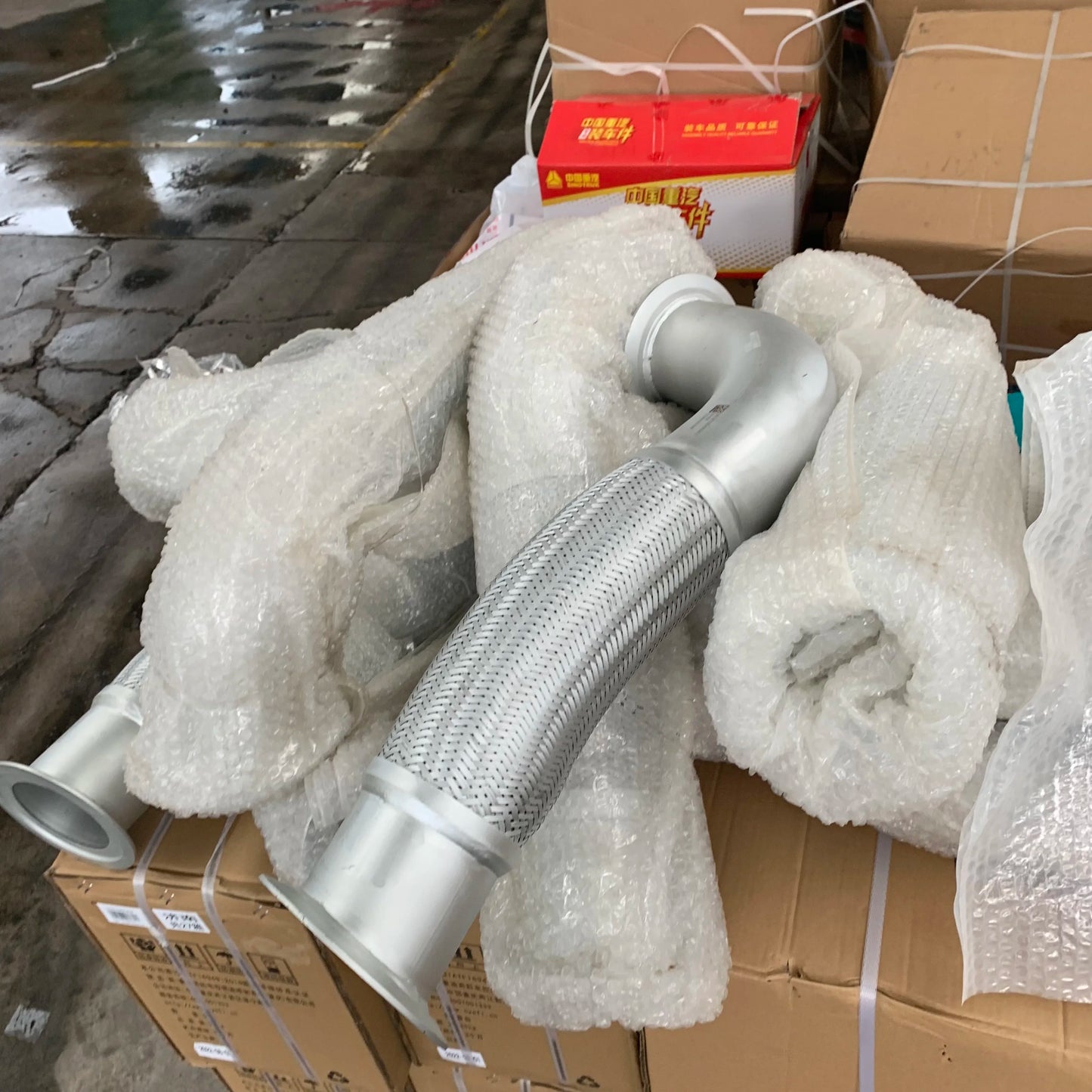 Sinotruk Parts HOWO Exhaust Pipe WG9725549068